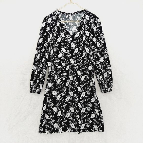 Old Navy and Shein Floral Print Summer Midi Dresses - Bundle of Two P1095 - Picture 8 of 15